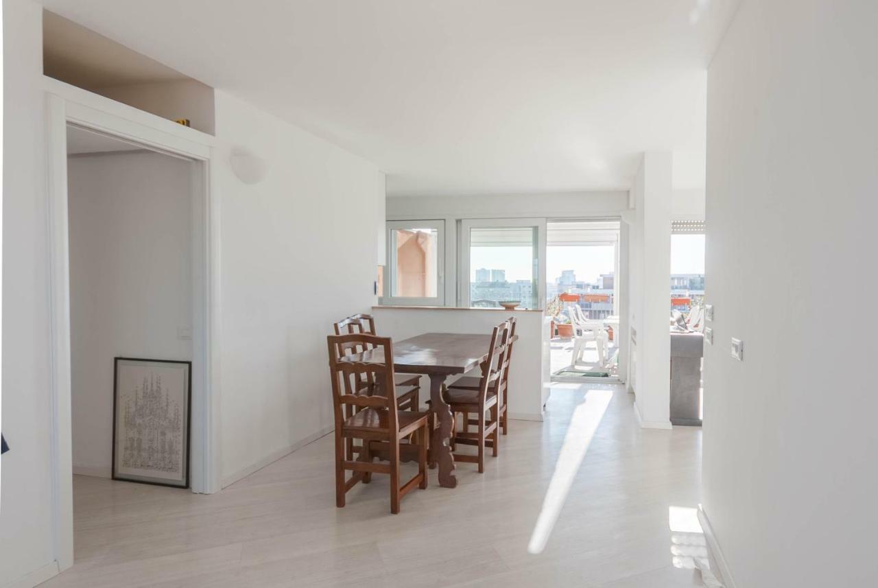 Exclusive Rooftop Apartment With Large Terrace In Solari/Tortona ミラノ エクステリア 写真