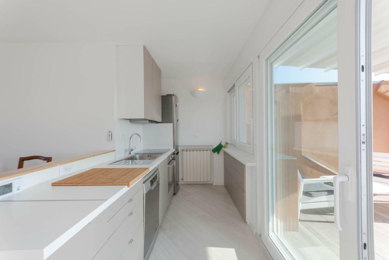 Exclusive Rooftop Apartment With Large Terrace In Solari/Tortona ミラノ エクステリア 写真